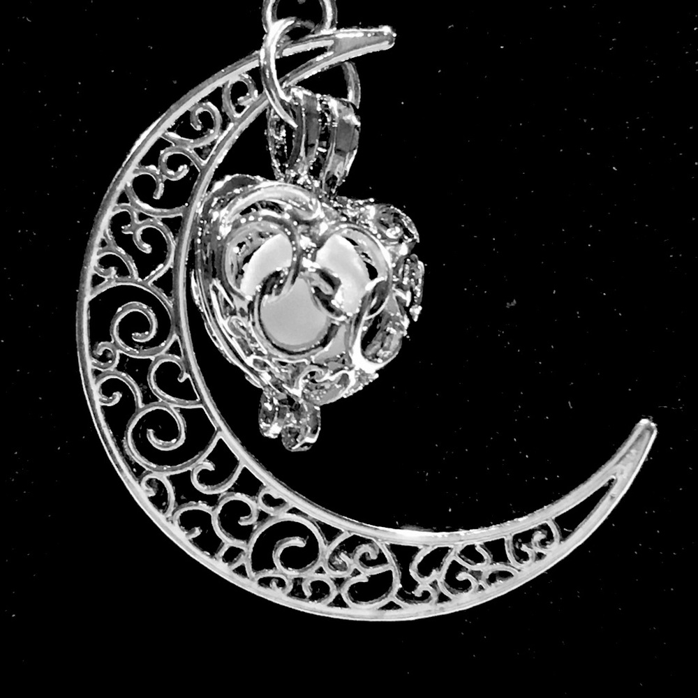 Moon Glow Necklace - Picture 3 of 8